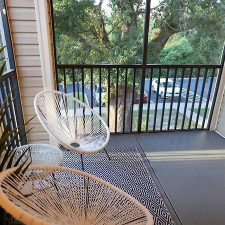 Lux 2Bd 2Ba Minutes From The Water Apartment Pensacola Bagian luar foto