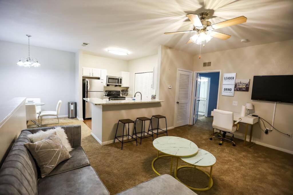 Lux 2Bd 2Ba Minutes From The Water Apartment Pensacola Bagian luar foto