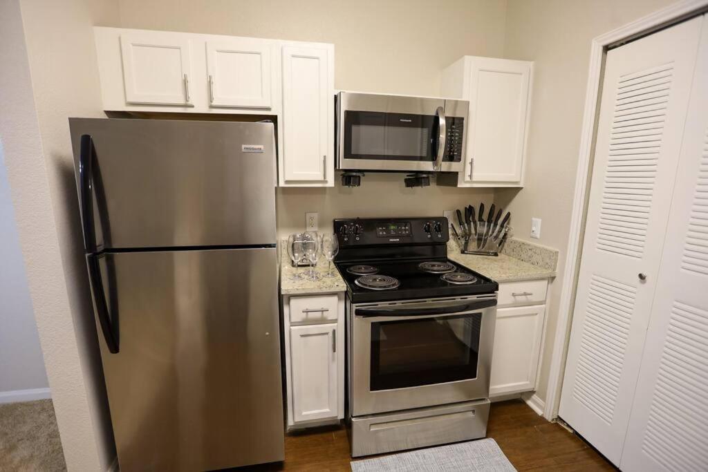 Lux 2Bd 2Ba Minutes From The Water Apartment Pensacola Bagian luar foto